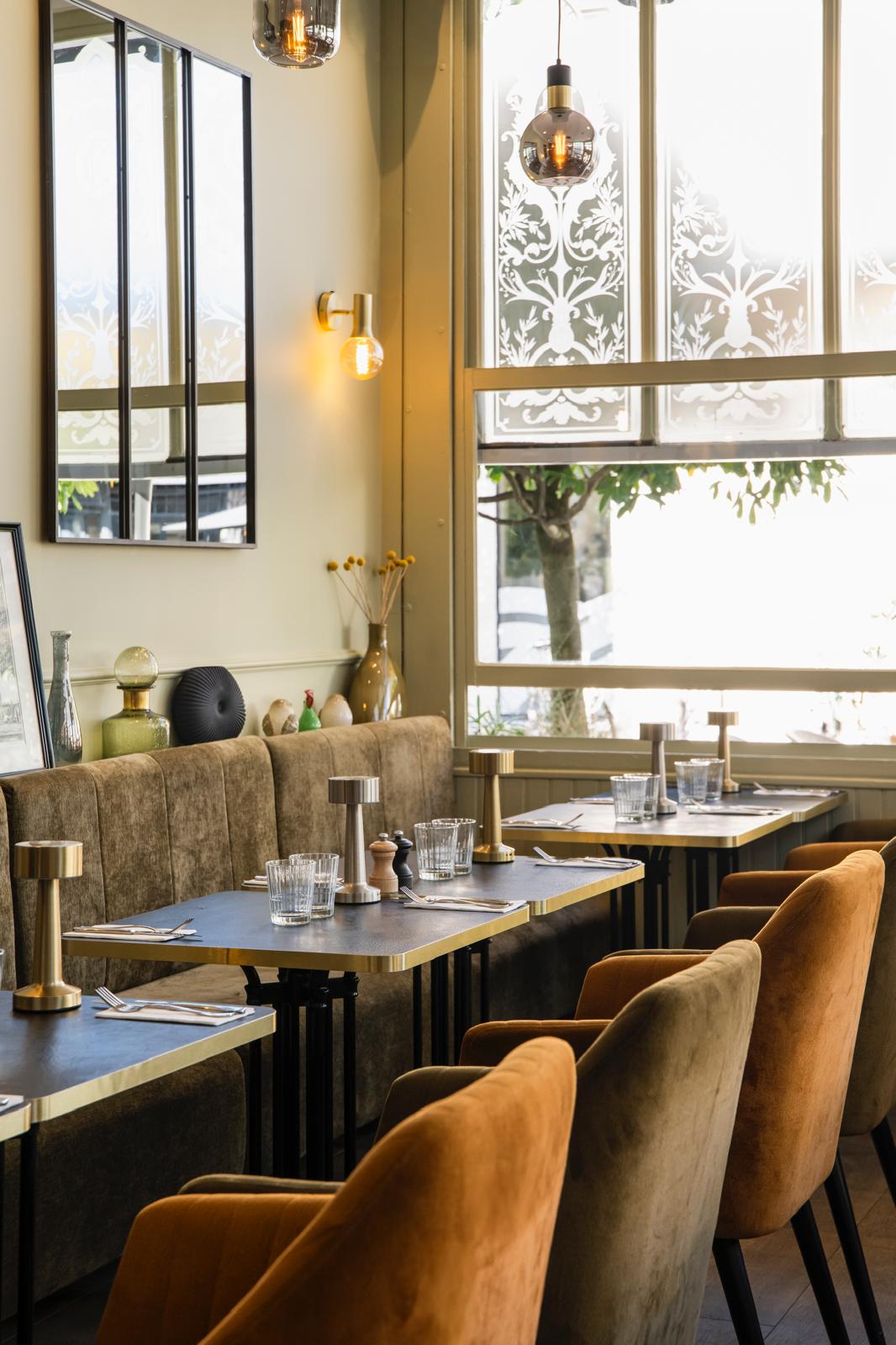 Salle du restaurant Le Petit Louvre